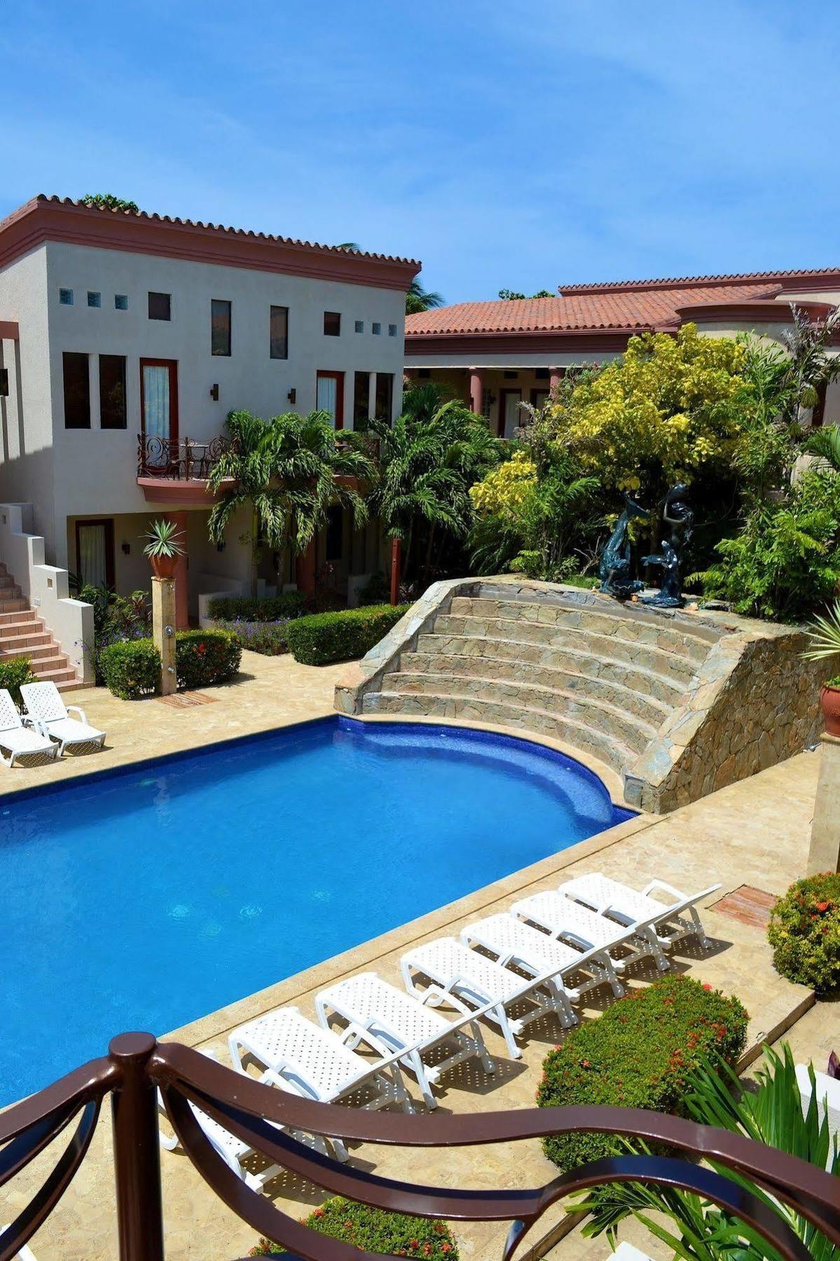 Las Sirenas Hotel And Condos West Bay Εξωτερικό φωτογραφία