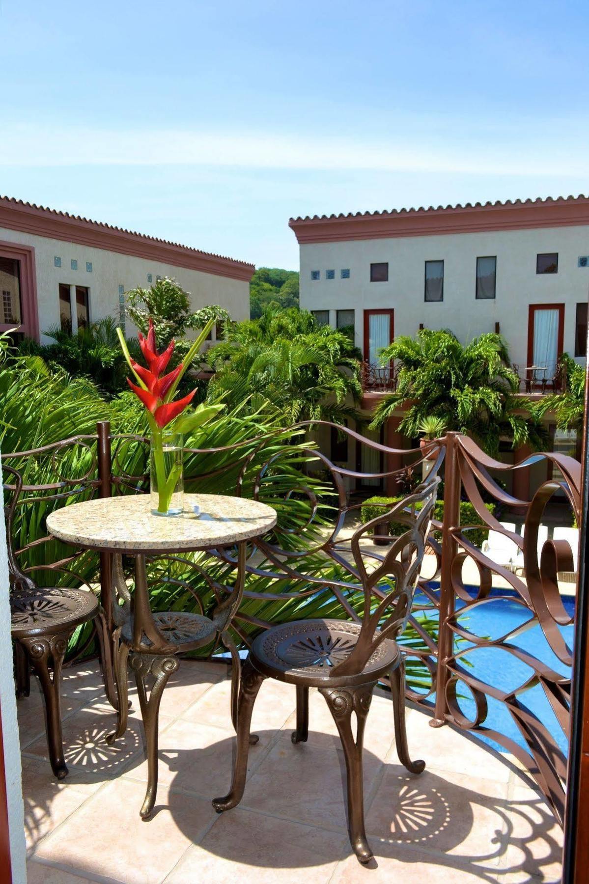 Las Sirenas Hotel And Condos West Bay Εξωτερικό φωτογραφία